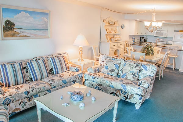 305 Living Room 02